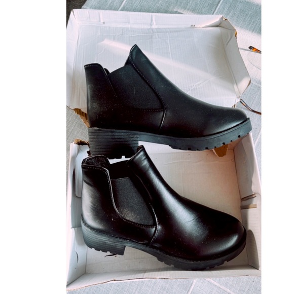 NWOT Ankle Boots (Brand New) - Picture 2 of 3